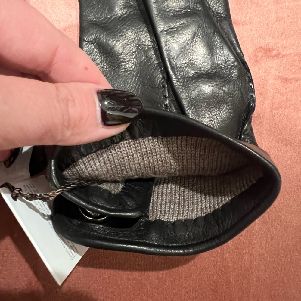 NWT Women’s Coach leather gloves - Picture 4 of 5